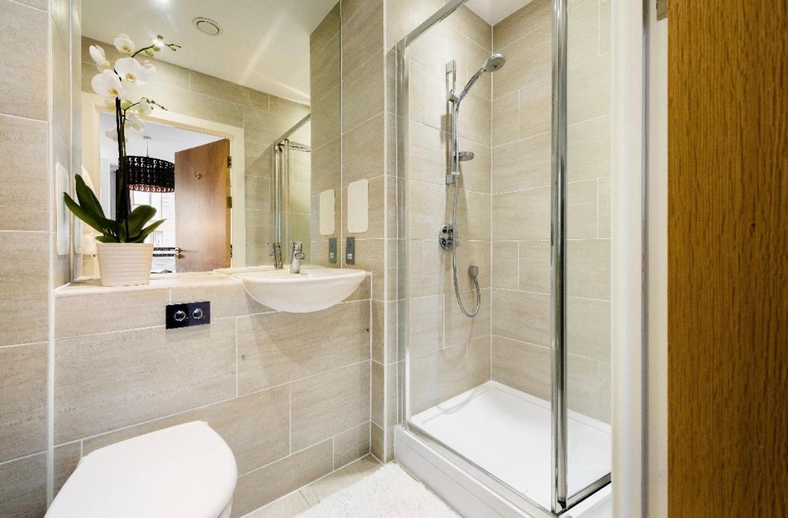 Lovely 2 Bed Apartment 15Mins From Bond St 런던 외부 사진